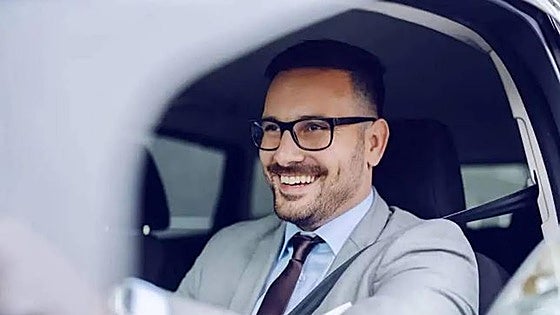 La multa de la DGT por llevar estas gafas al volante