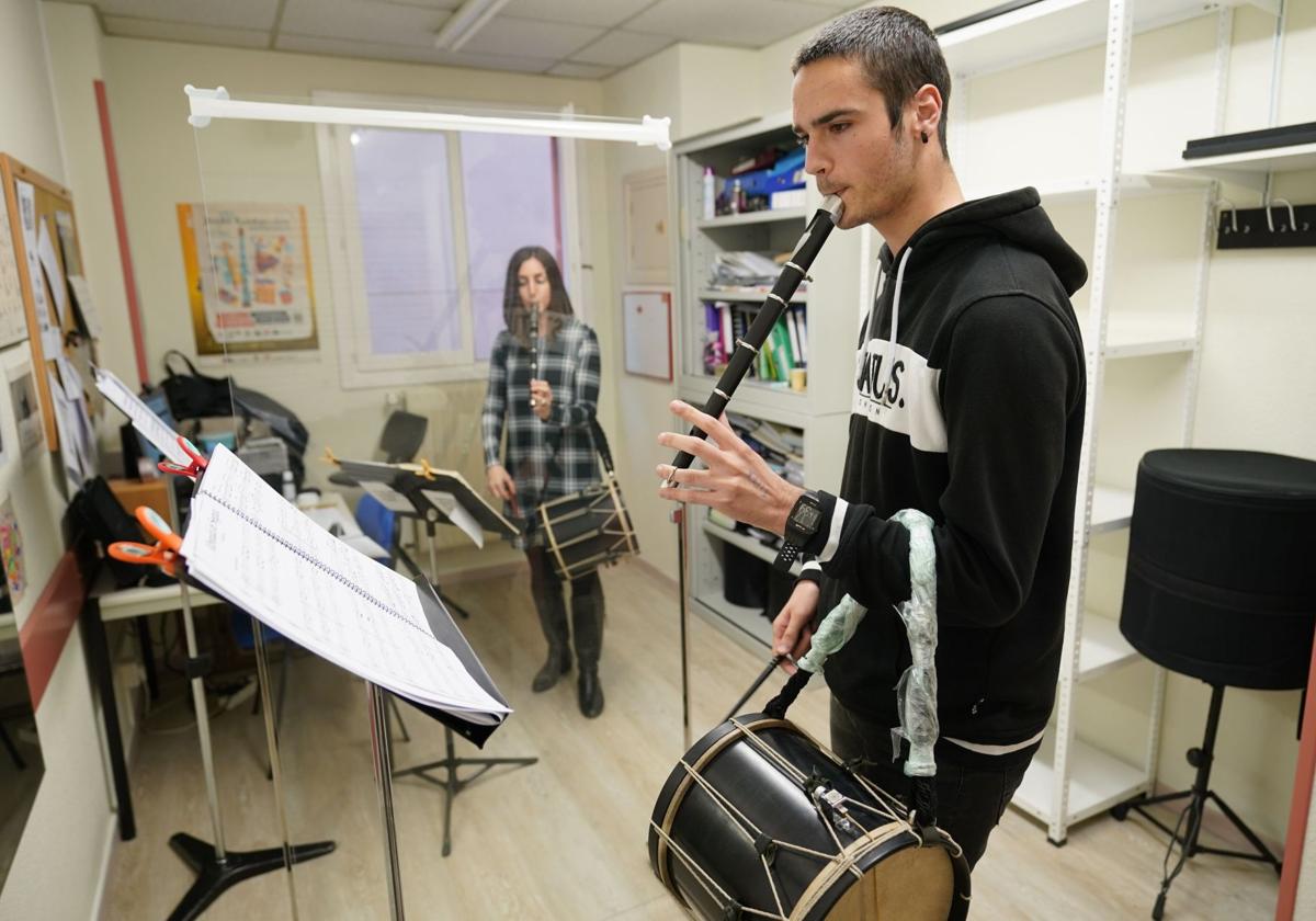 El Gobierno vasco obliga a la Academia del Folklore de Vitoria a fusionarse con la Escuela de Música