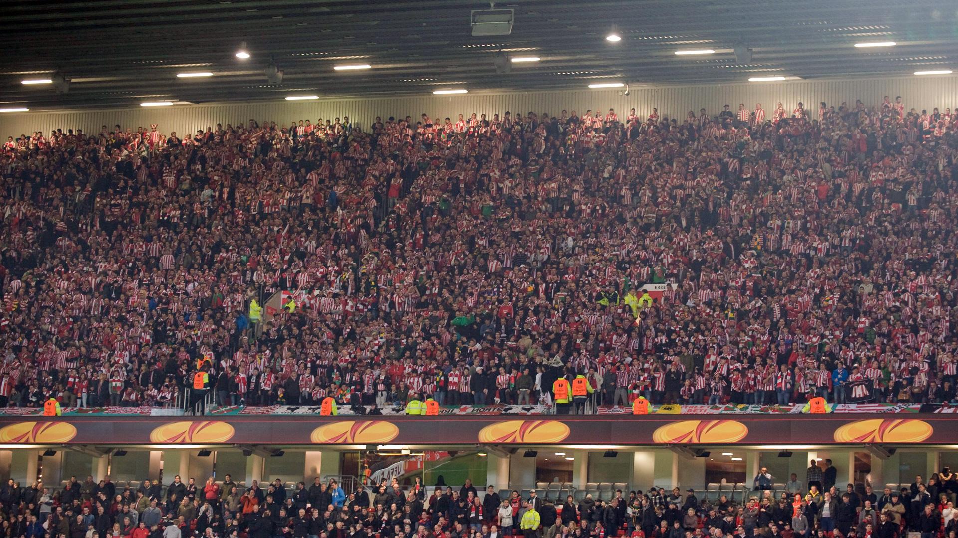 El United no permitirá a los aficionados del Athletic entrar a Old Trafford con mochilas grandes