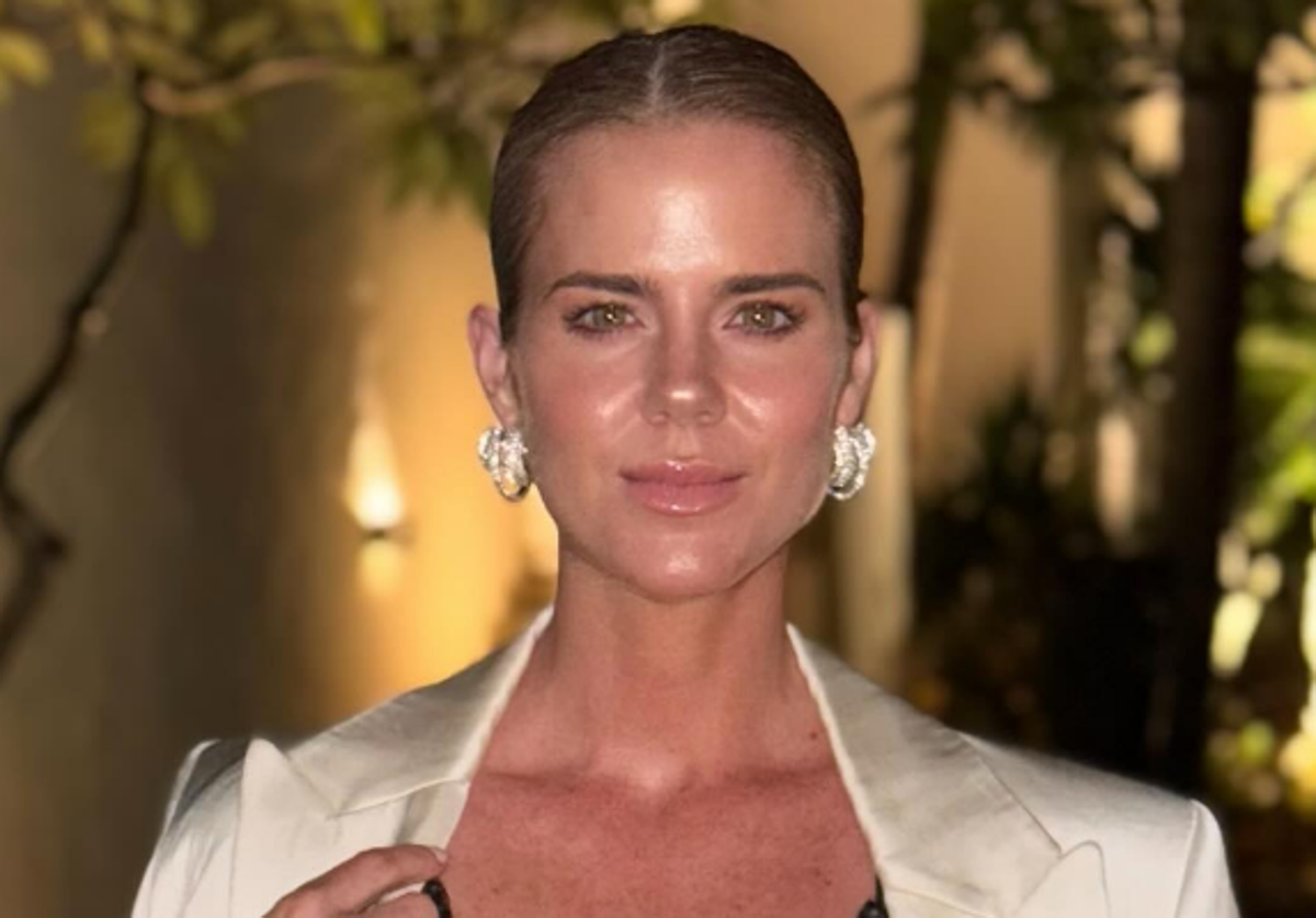 La foto de la polémica de Amelia Bono... ¿Es o no un preservativo?