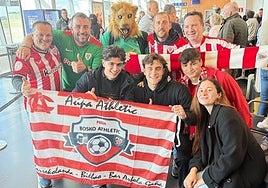 Los jugadores entrenaron en Old Trafford antes de ir al hotel.
