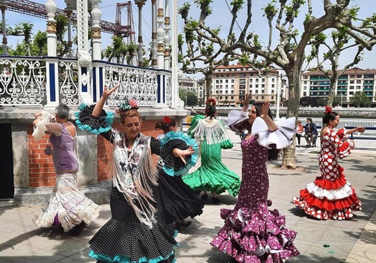 Portugalete se vuelca con las sevillanas