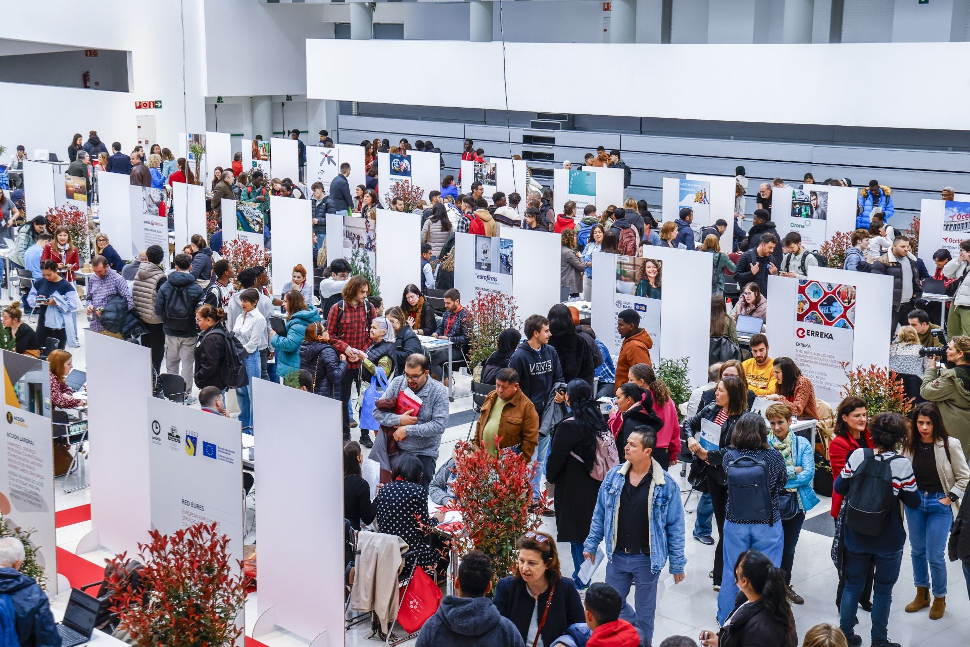 Las empresas doblan la puja por el talento alavés y ofertan 900 empleos en la feria Empleo Gune