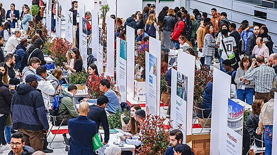 Las empresas doblan la puja por el talento alavés y ofertan 900 empleos en la feria Empleo Gune