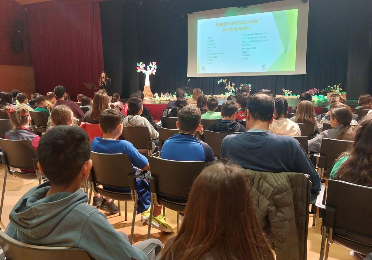 Estudiantes de Barakaldo trabajan juntos para prevenir el acoso escolar