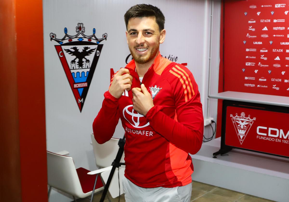 El Mirandés sigue la preparación con reparto de cargas para Reina e Iker Benito