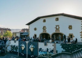 Bizkaiko Txakolina conmmemora el Día del Vino con una celebración de entrada libre en la terraza del Palacio Mendibile.