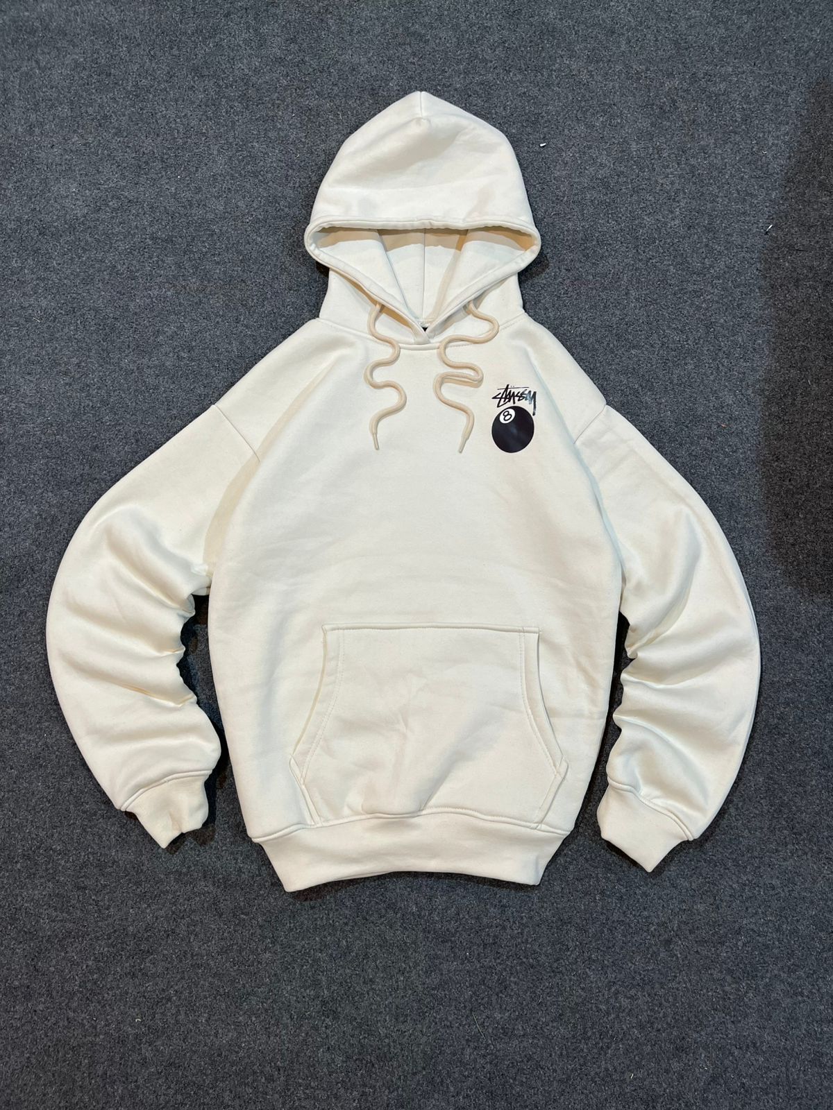 La tienda efímera de Bilbao con ropa de Lacoste, Nike, Adidas, Carhartt o Levi&#039;s a tan solo 9 euros