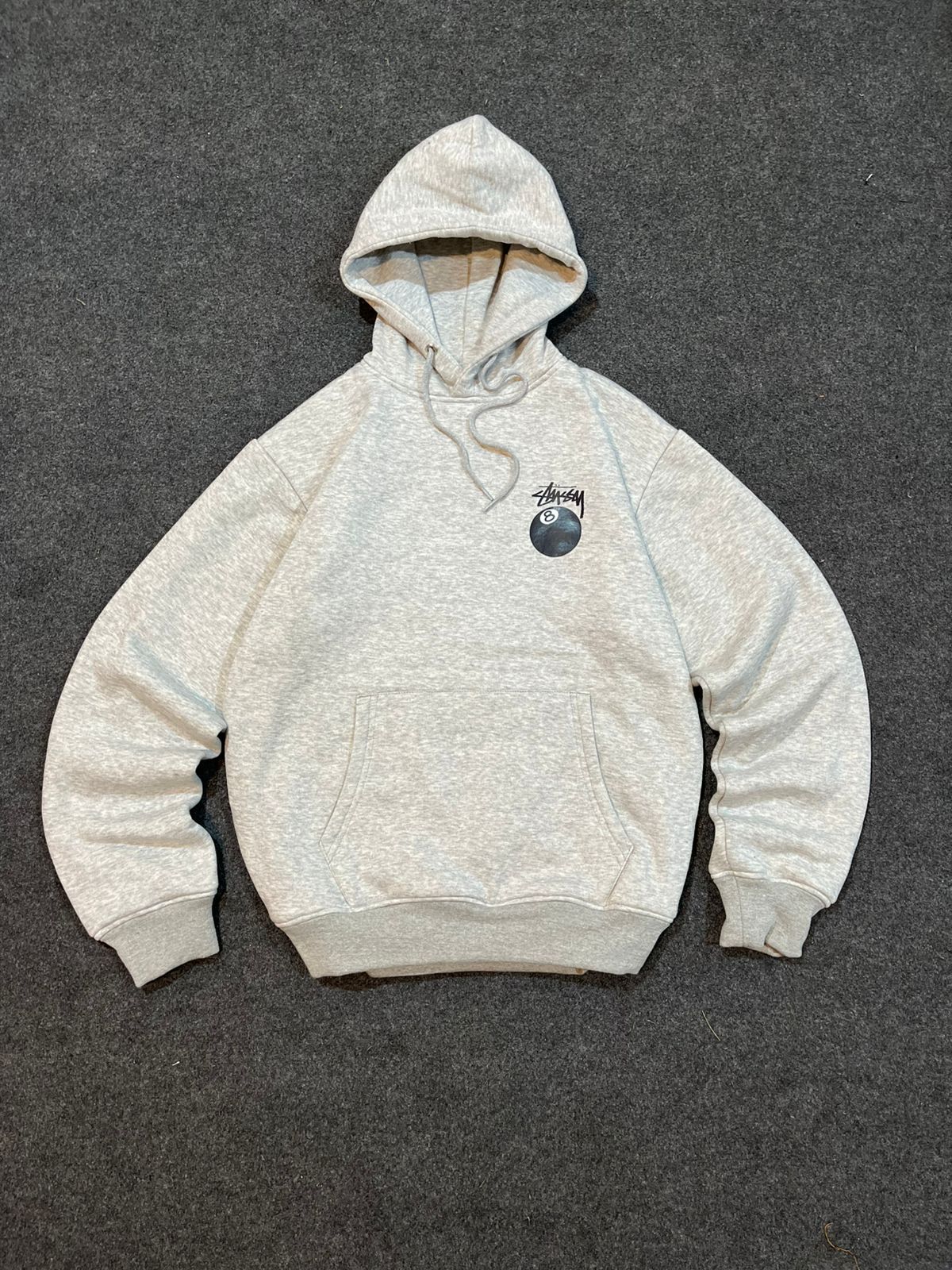 La tienda efímera de Bilbao con ropa de Lacoste, Nike, Adidas, Carhartt o Levi&#039;s a tan solo 9 euros