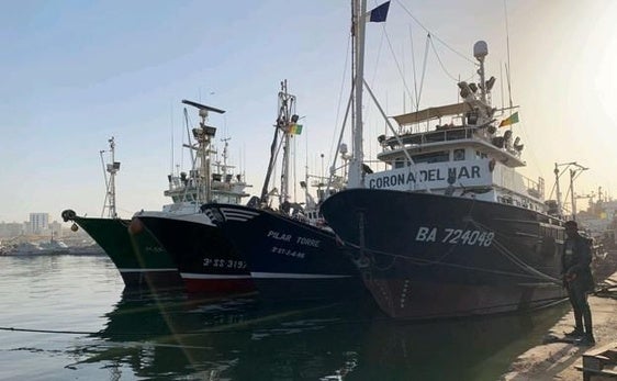 Los pesqueros de Dakartuna está amarrados en Dakar desde hace seis meses.