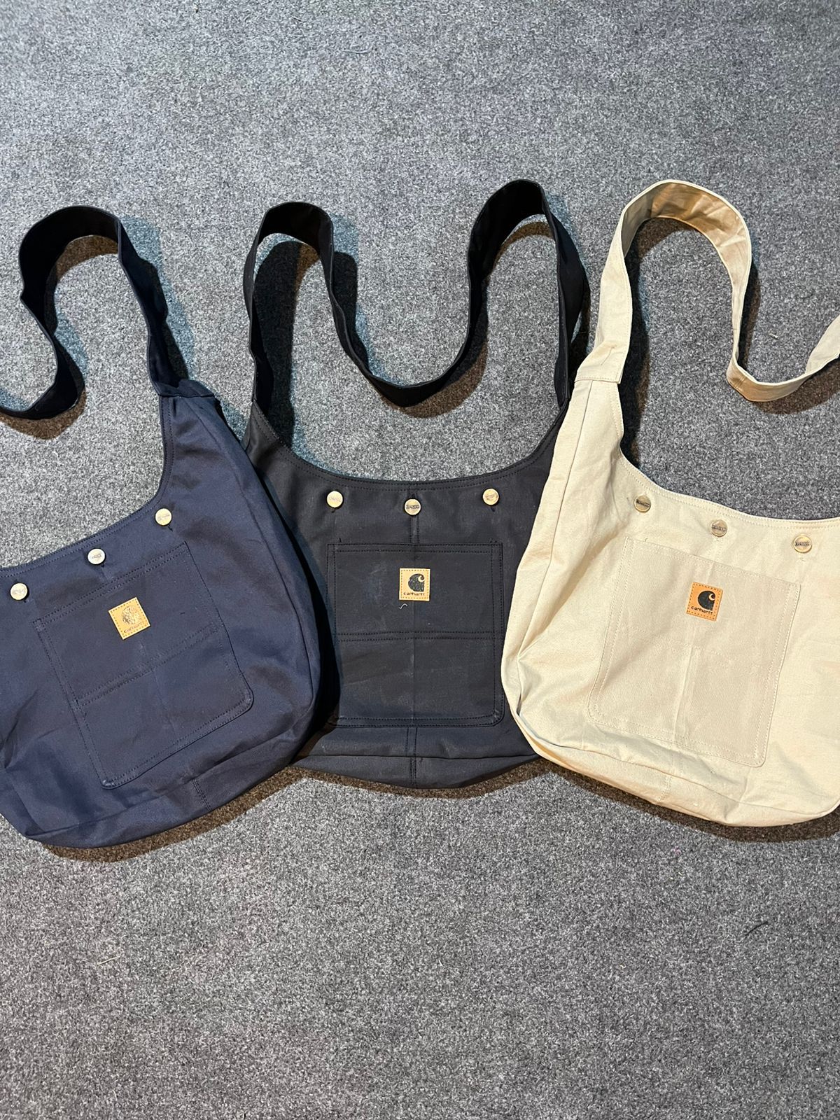 La tienda efímera de Bilbao con ropa de Lacoste, Nike, Adidas, Carhartt o Levi&#039;s a tan solo 9 euros
