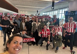 Odisea en Manchester: 44 athleticzales se quedan tirados una noche por un problema con su vuelo