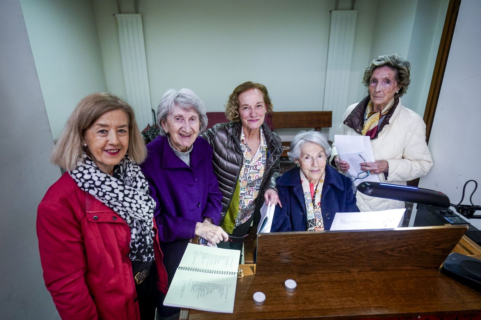 Aitziber Arrazola, María Luisa Pérez Cuadrado, Agurtzane Madariaga, Mari Ángeles Olariaga y Miren Gantxegi.