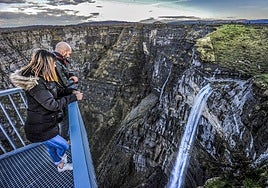 El espectacular Salto del Nervión visto desde el mirador.