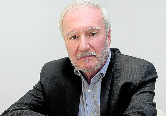 3.000 páginas. Espina ha dedicado doce años a escribir sobre Cervantes.