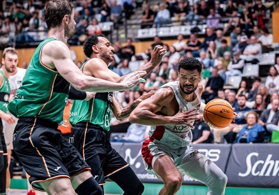 El Baskonia se aferra al play off con otra derrota del Manresa