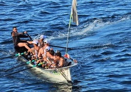 LA tripulación de Zierbena realiza una delas ciabogas en el Campeonato de Bizkaia.