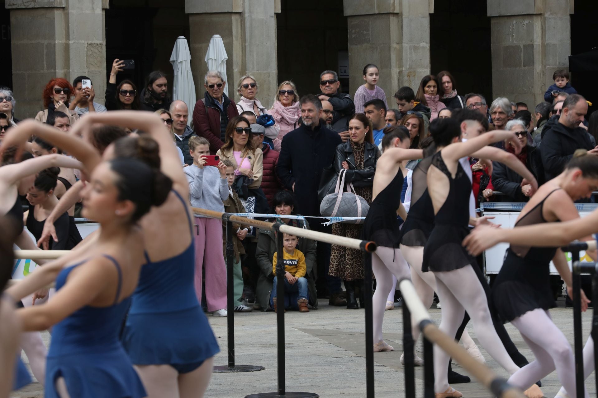 La danza toma el centro de Vitoria
