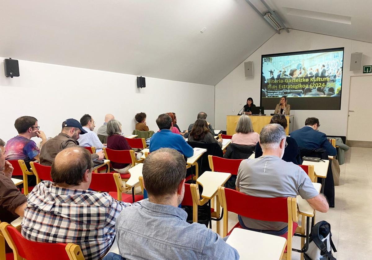 Las asociaciones decidirán nuevas fórmulas de participación en Vitoria ante el «ineficaz» modelo municipal