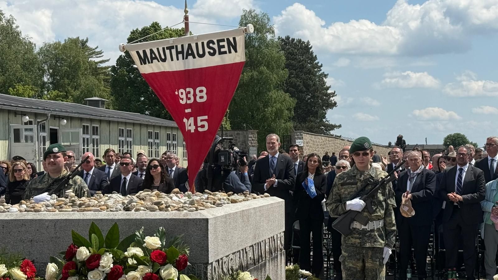 La visita de los Reyes a Mauthausen, en imágenes