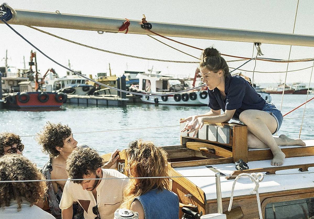 Carla Simón en el rodaje en Vigo de 'Romería', su tercer largometraje tras 'Verano 1993' y 'Alcarràs'.