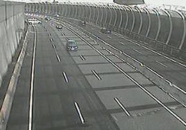 Un accidente en la entrada a Bilbao por San Mamés dificultó este domingo la circulación