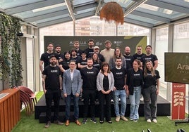 Foto de familia de los integrantes de Arabak0 Kolektiboa