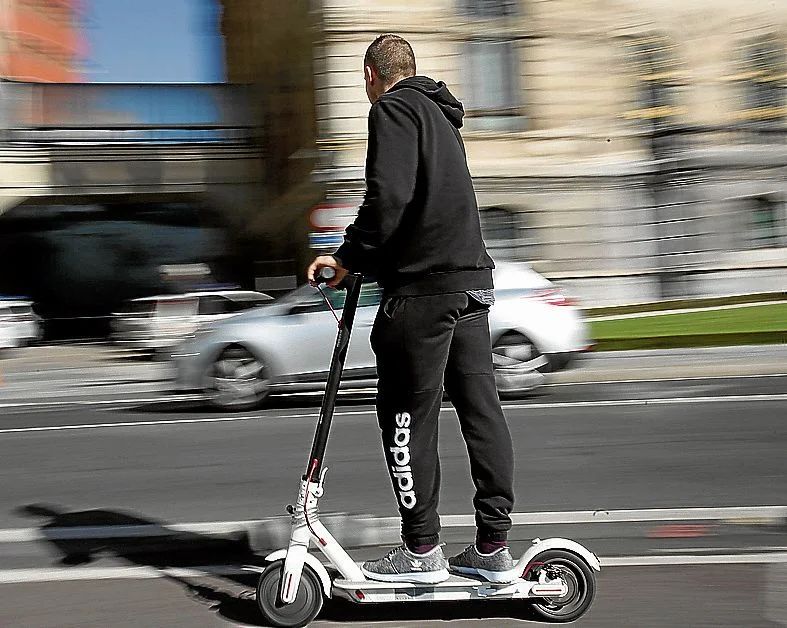 Amorebieta prohibirá el de patinetes eléctricos por aceras y obligará a llevar casco