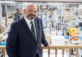Guillermo Buces en la planta de su empresa, Biolid, en Basauri.