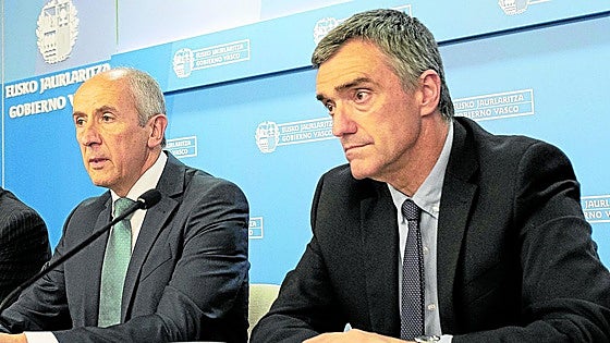 Asesores, la vía rápida para la recolocación de políticos con sueldo público de hasta 80.000 euros