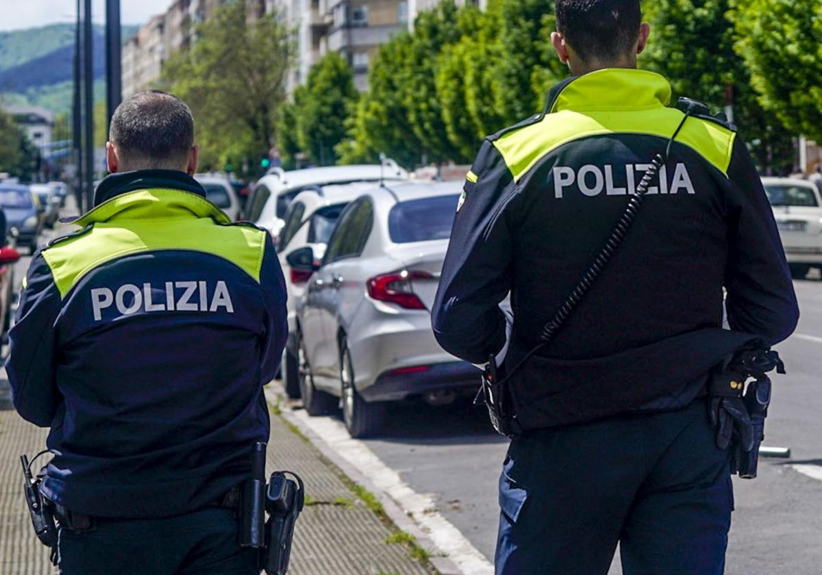 Dos detenidos tras robar en un local comercial en Zabalgana
