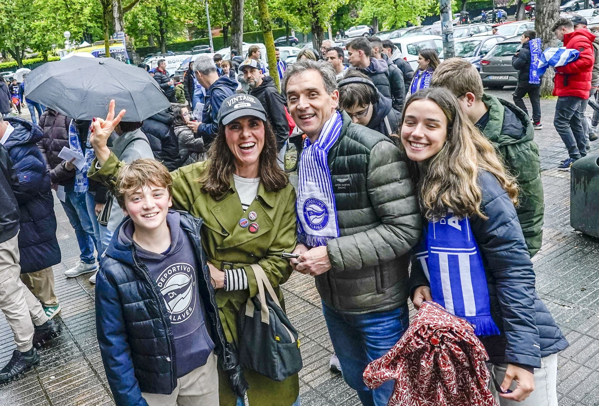 El apoyo de la afición albiazul en imágenes