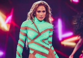 La aparatosa caída de Jennifer Lopez durante los ensayos para los American Music Awards 2025