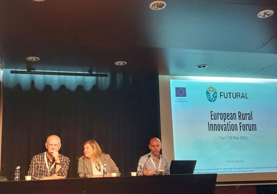 Los expertos debatieron sobre cómo aplicar las soluciones inteligentes en el ecosistema rural