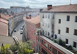 Un incendio en un piso de la calle Barrancal obliga a desalojar a los vecinos
