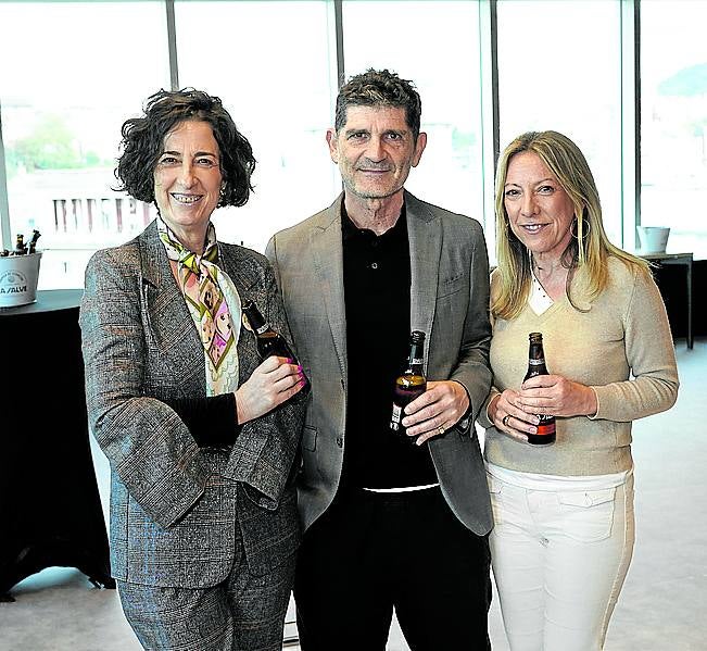 Lorea Bilbao, Carlos Rui-Wamba y Josune Pascual.