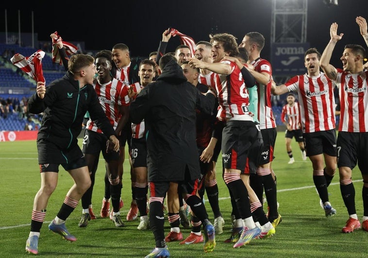La fiesta de los jugadores del Athletic: del «estamos todos de fiesta» al himno de la Champions en el vestuario