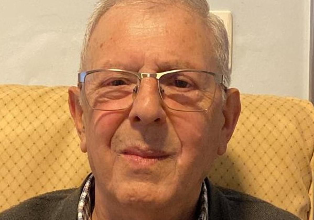 El presbítero Carmelo Marón.