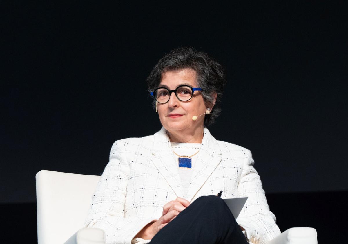 Arancha González Laya defiende las fusiones entre los bancos