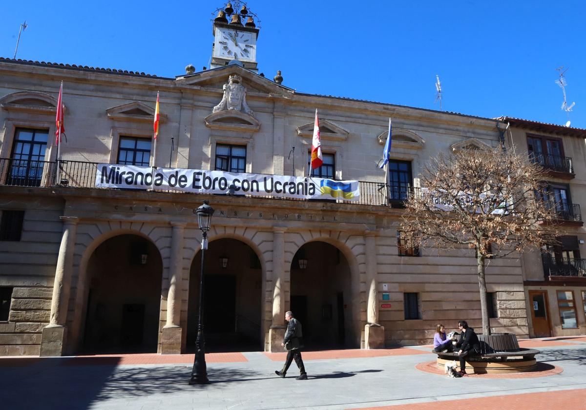 Demandan al Ayuntamiento de Miranda por la muerte de un fontanero expuesto al amianto