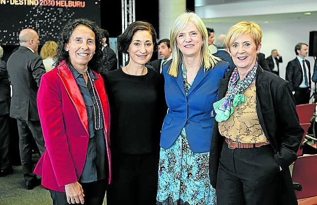 Leire Bilbao, María Antonia Muguerza, Patricia Arias y Arantxa Tapia.
