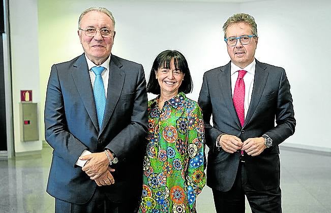 José Antonio Jainaga, Virginia Knörr y Manu Álvarez.