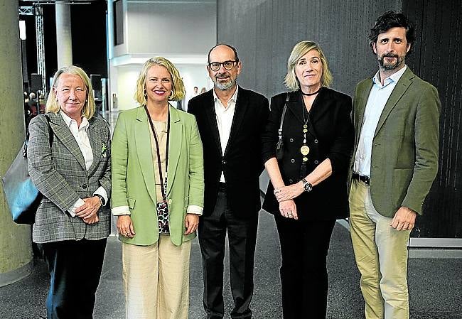 Ana Navarro, Ángela Fernández, Jorge Darpón, Begoña San Miguel e Iñigo Guinea.
