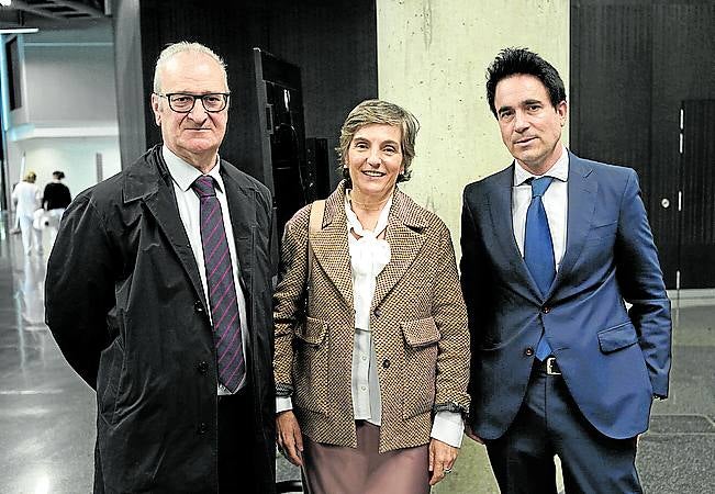 Javier Miztegui, Ana Mijangos y Aitor Barañano.
