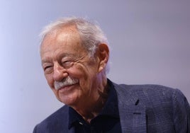 El escritor Eduardo Mendoza.