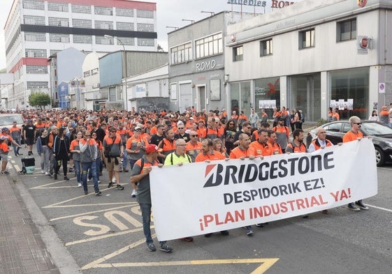 Los trabajadores de Bridgestone han realizado doce jornadas de huelga desde que la empresa anunció el ERE