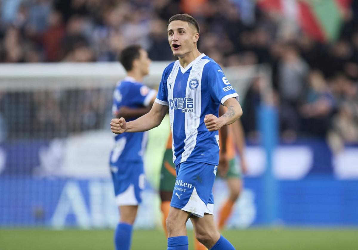 Tenaglia celebra el triunfo ante el Valencia.