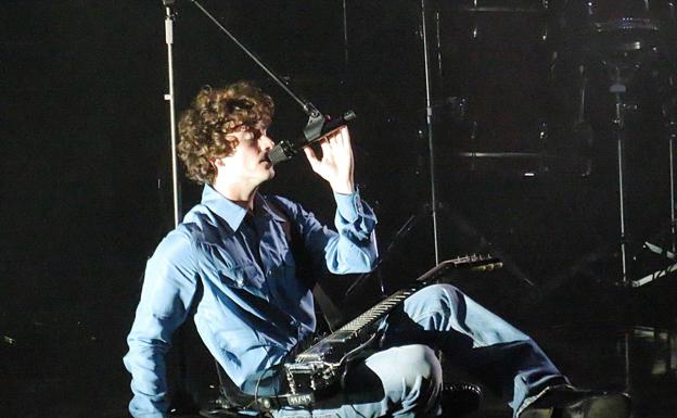 Al principio del concierto.