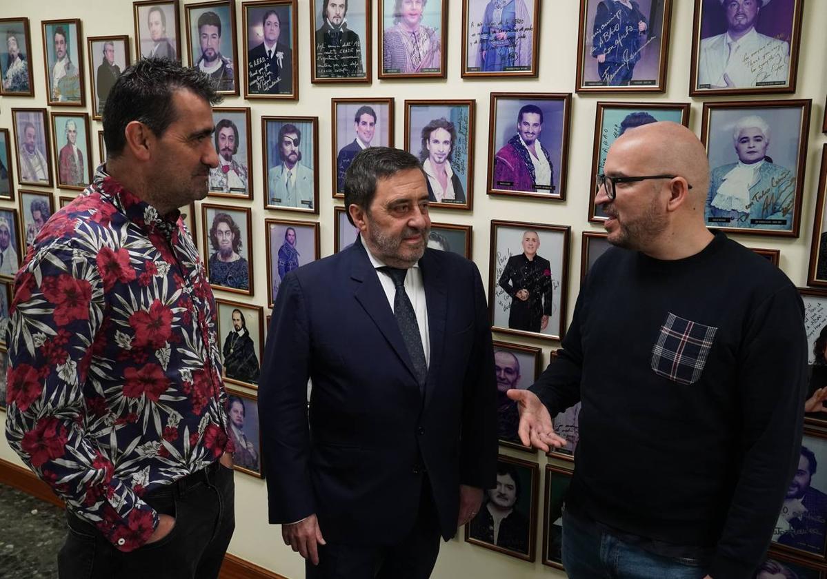 Ignacio García, Juan Carlos Matellanes y Pablo Romero, en la sede de la ABAO.