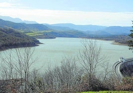 El agua del pantano de Ordunte se trata en la estación de Sollano, en Zalla, desde donde se envía a Bilbao.